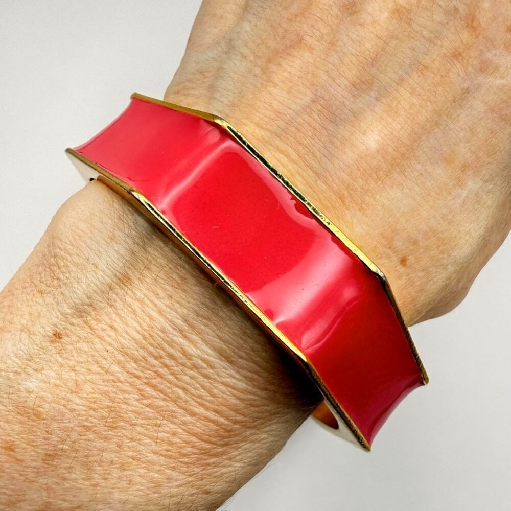 Banana Republic BR Gold Tone Red Coral Enamel Octagon Bangle Bracelet Chunky